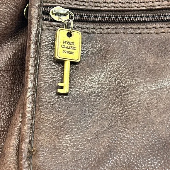 Vintage Fossil 1954 Classic Brown Pebbled Leather Backpack 75082 Brass Key - Picture 2 of 16
